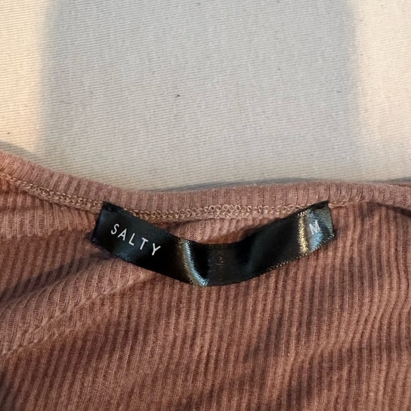 Cute brown top with a tie in the front size medium #summer - Picture 3 of 3